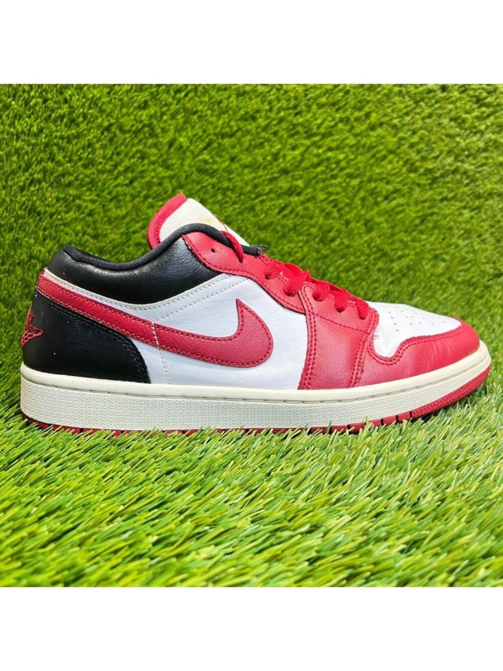 Nike Air Jordan 1 Low Womens Size 10 White Red Black Casual Shoes Sneakers